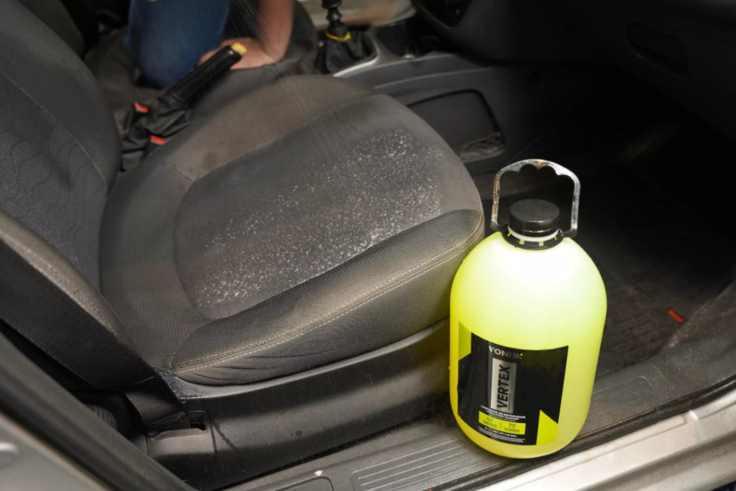 Vonixx Vertex Upholstery and Carpet Cleaner 1.32 gal (5L)